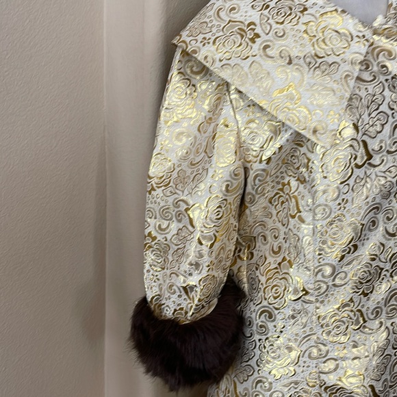 Barbie x Unique Vintage Evening Splendour Brocade Coat w/Faux Fur NWT - Picture 4 of 15